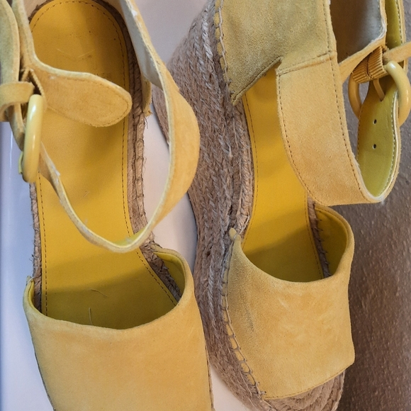 Beautiful yellow suede wedge espadrille size 9 - Picture 4 of 4